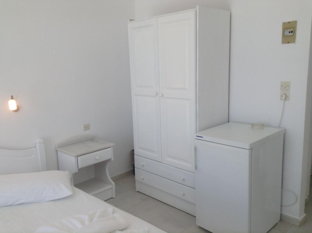 Sunday Hotel Antiparos Bagian luar foto